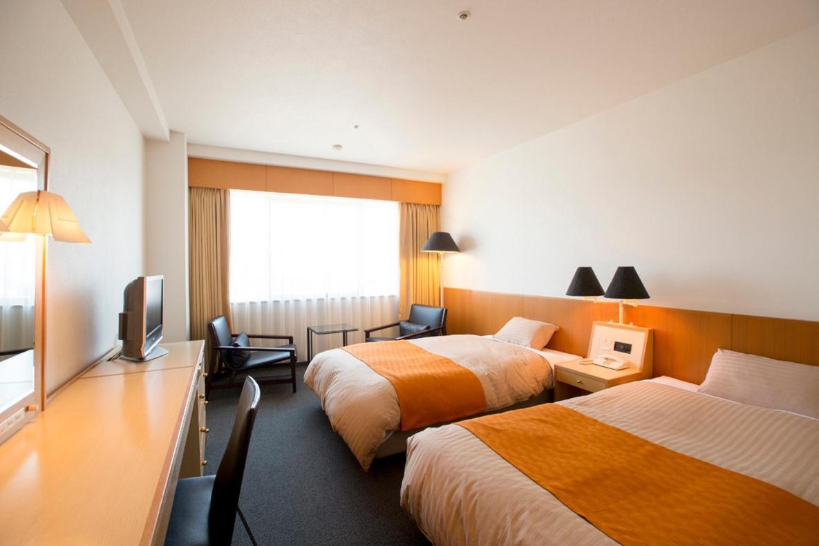 Hotel Granmirage Uozu Exteriör bild