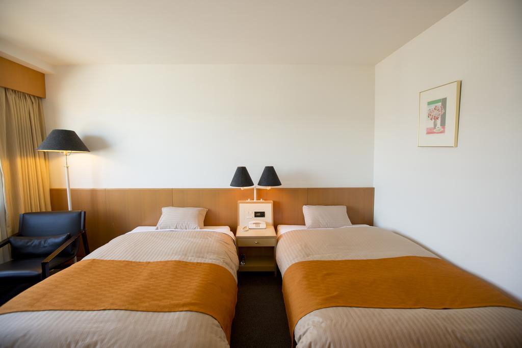 Hotel Granmirage Uozu Exteriör bild