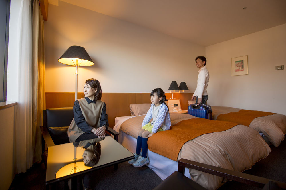Hotel Granmirage Uozu Exteriör bild