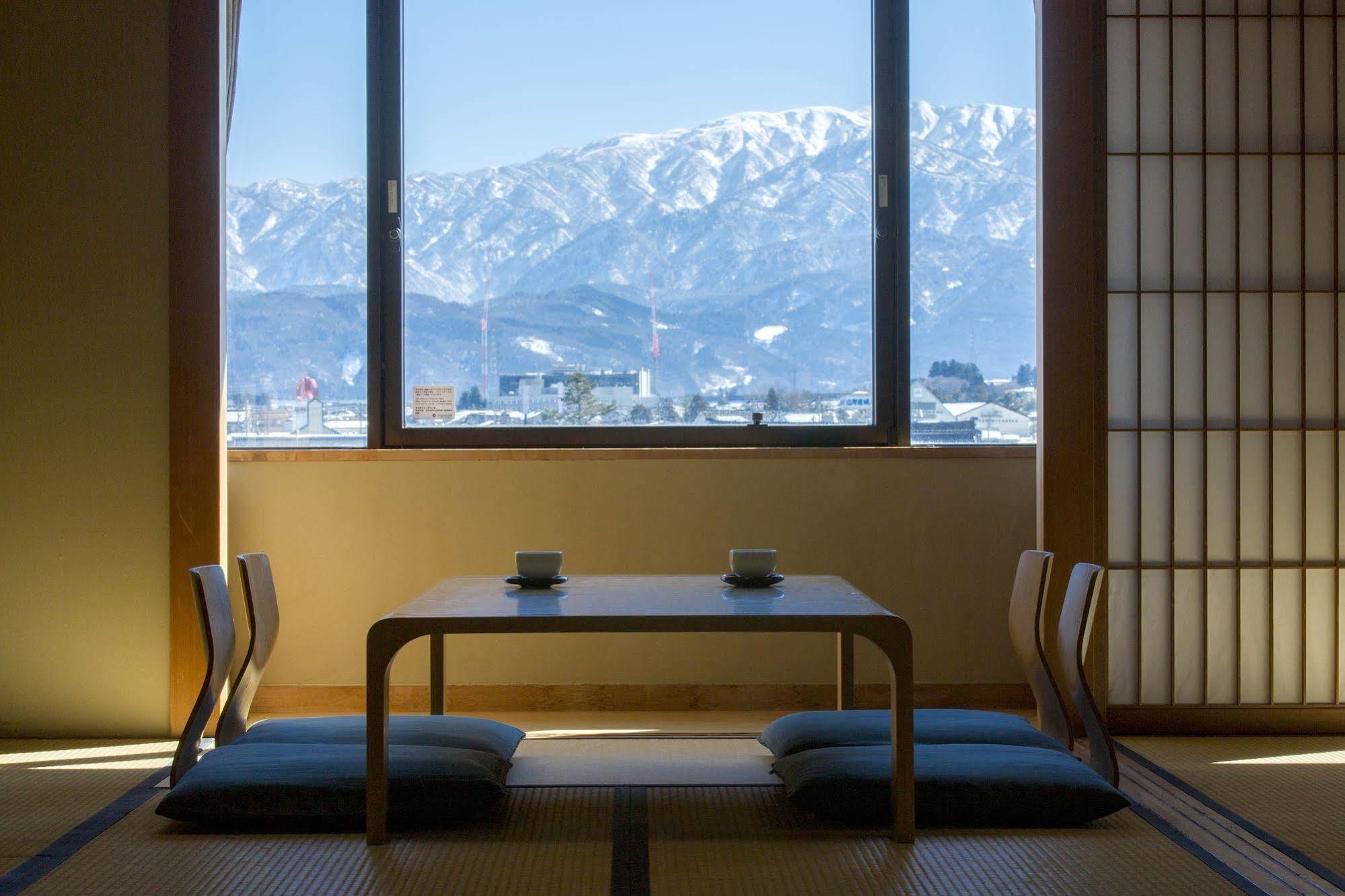 Hotel Granmirage Uozu Exteriör bild