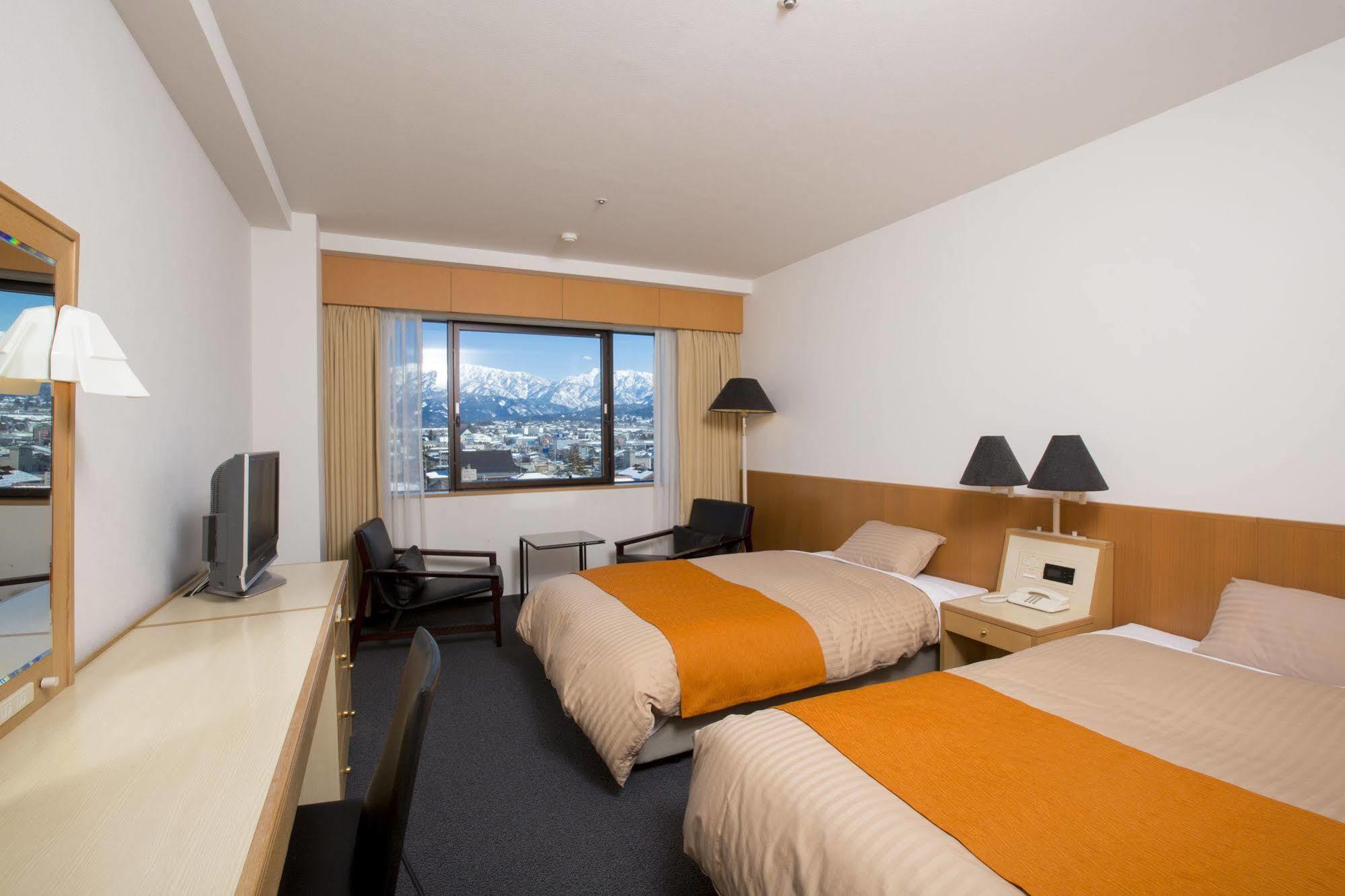 Hotel Granmirage Uozu Exteriör bild